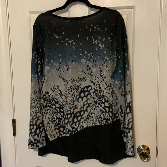 Compliments Top - Picture 3 of 3